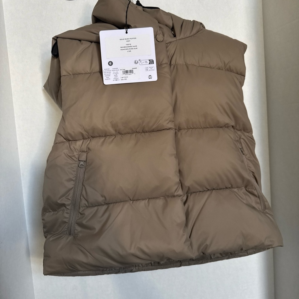 NWT ALO YOGA Gold Rush Puffer Vest in Light Cocoa Beige Khaki Size XXS/XS